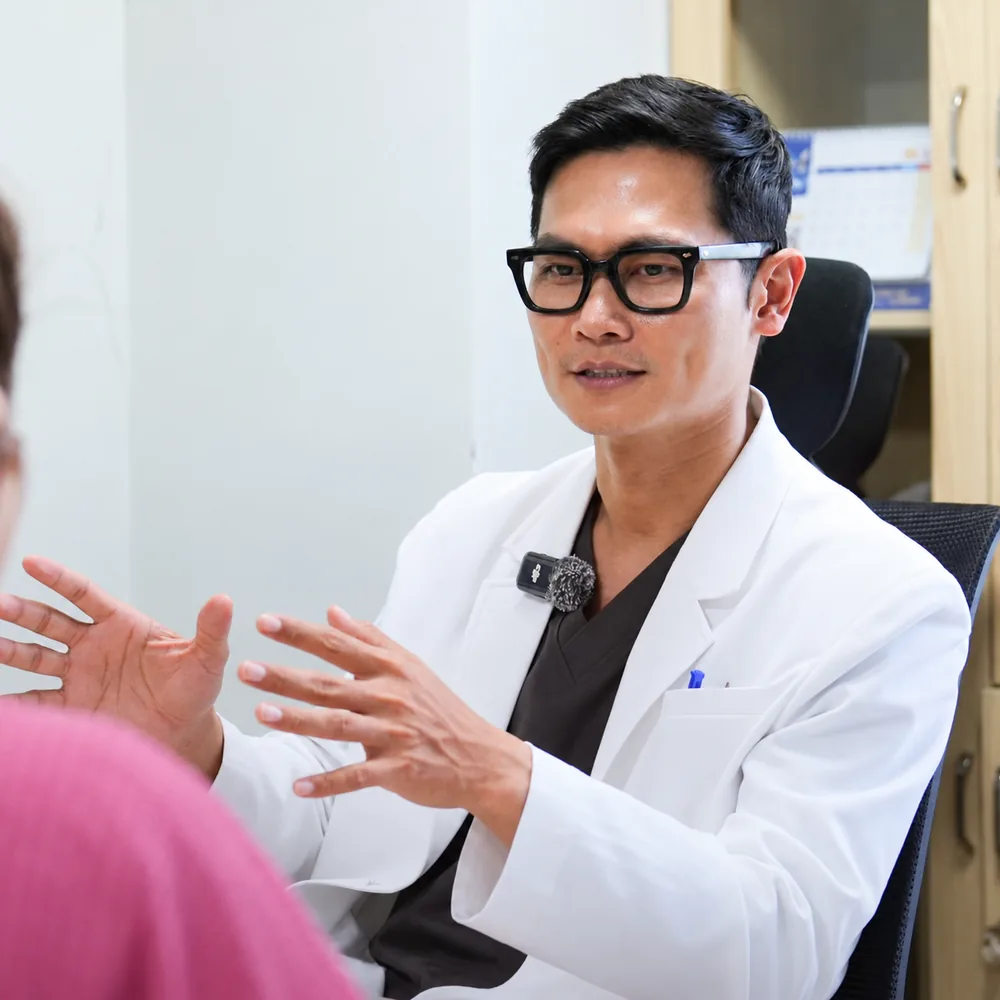 ThS.BS Ngô Hải Sơn tư vấn trực tiếp cho khách hàng